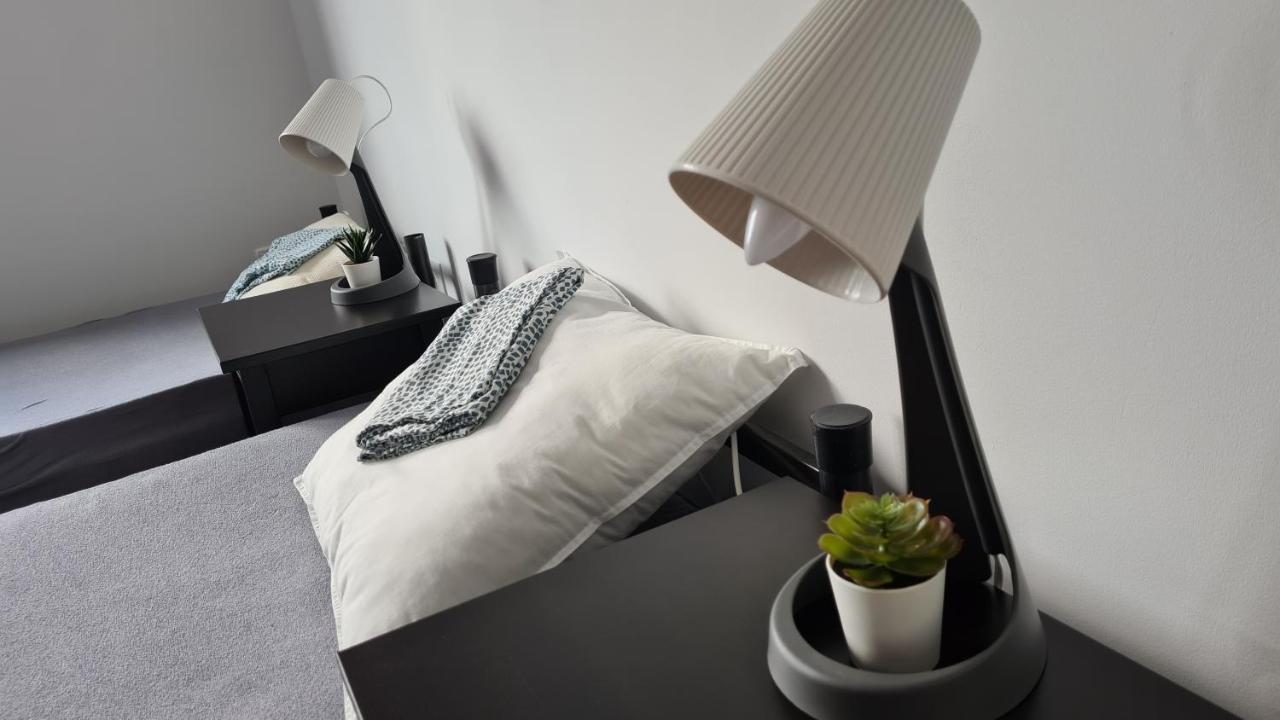 Urocze Apartamenty Na Wsi Goledzinow Exteriör bild