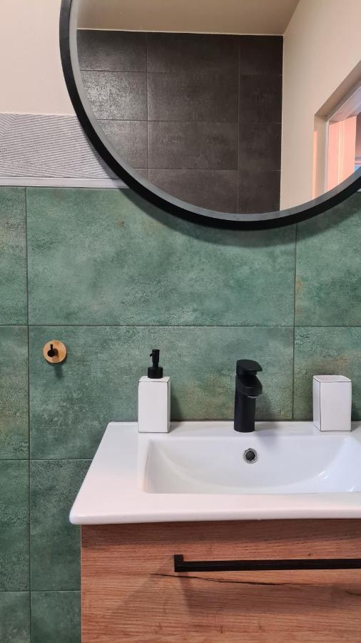 Urocze Apartamenty Na Wsi Goledzinow Exteriör bild
