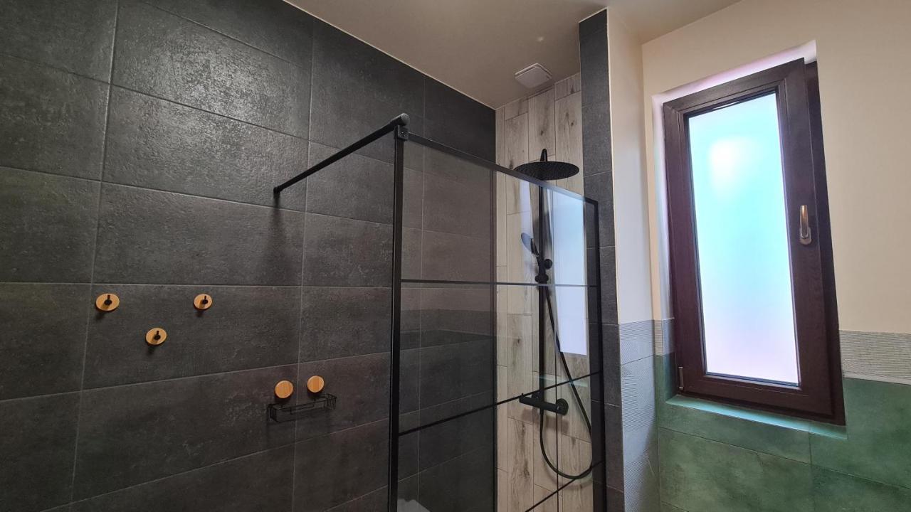 Urocze Apartamenty Na Wsi Goledzinow Exteriör bild