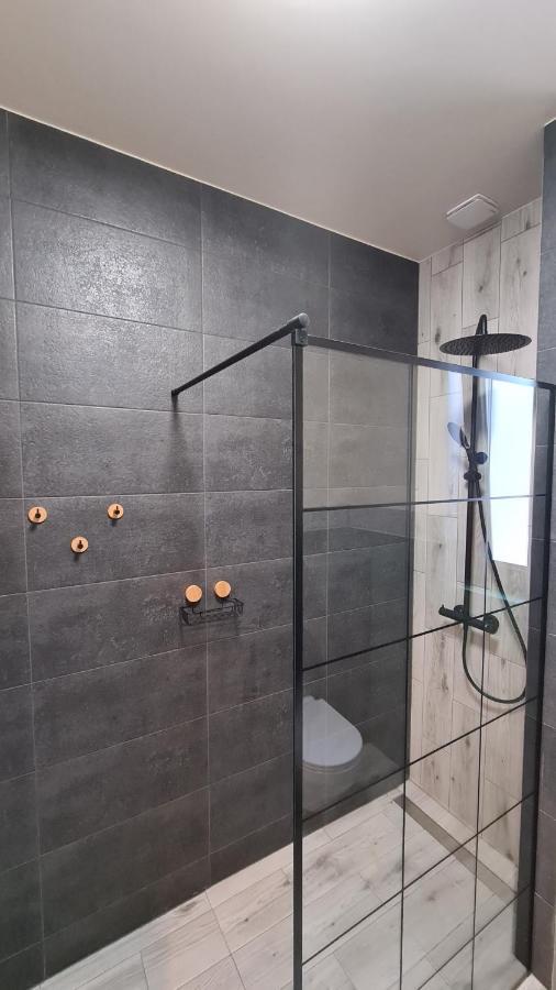 Urocze Apartamenty Na Wsi Goledzinow Exteriör bild