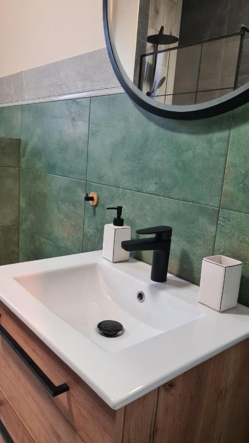 Urocze Apartamenty Na Wsi Goledzinow Exteriör bild